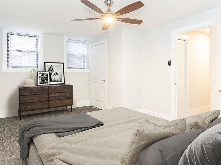 2922 W Logan Blvd — Photo 8
