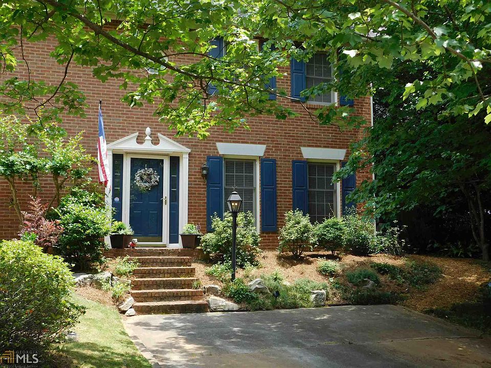 2nd image of 567 Rock Springs Pl
