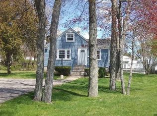 9 Sparkbrook Rd, North Providence, RI 02911