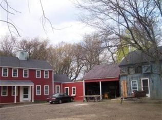 68 Essex Rd, Ipswich, MA 01938