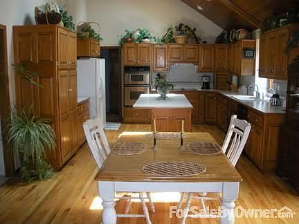 Kitchen w/ informal eating area