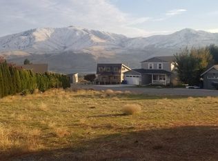 101 Wapato Pl, Chelan, WA 98816