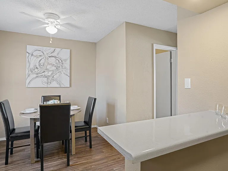 Diamond Crest Townhomes — Photo 6
