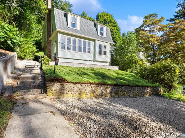 33 Monroe Street, Shelton, CT 06484