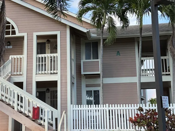 94-535 Lumiaina St #A203, Waipahu, HI 96797
