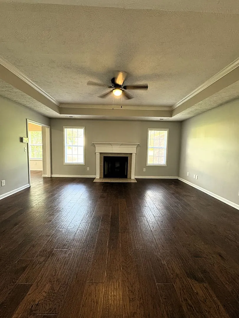Move In Special: 1/2 Off 1st Month's Rent!! — Photo 2