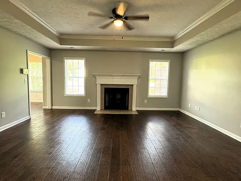 18304 Upland Trl — Photo 2