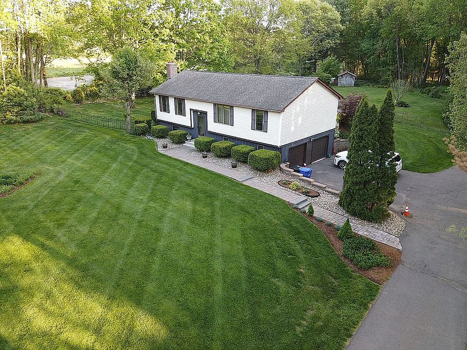 2nd image of 1015 Pleasant Valley Rd