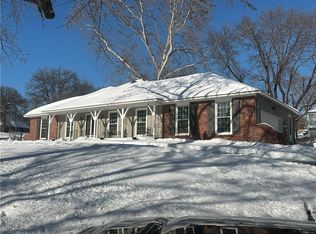 2324 W 104th St, Leawood, KS 66206