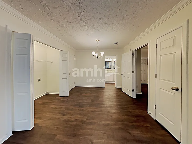 1325 Georgetown Dr — Photo 4