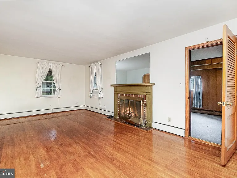4254 Chapel Rd — Photo 6
