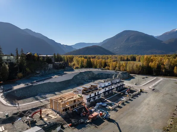 7362 Pemberton Farm Rd E #8, Pemberton, BC V0N 2L3