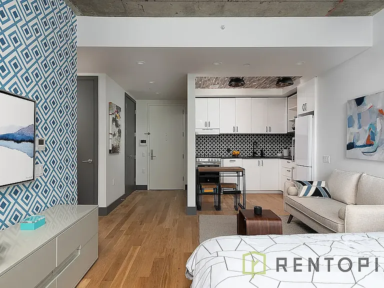 338 Evergreen Ave #424 — Photo 4