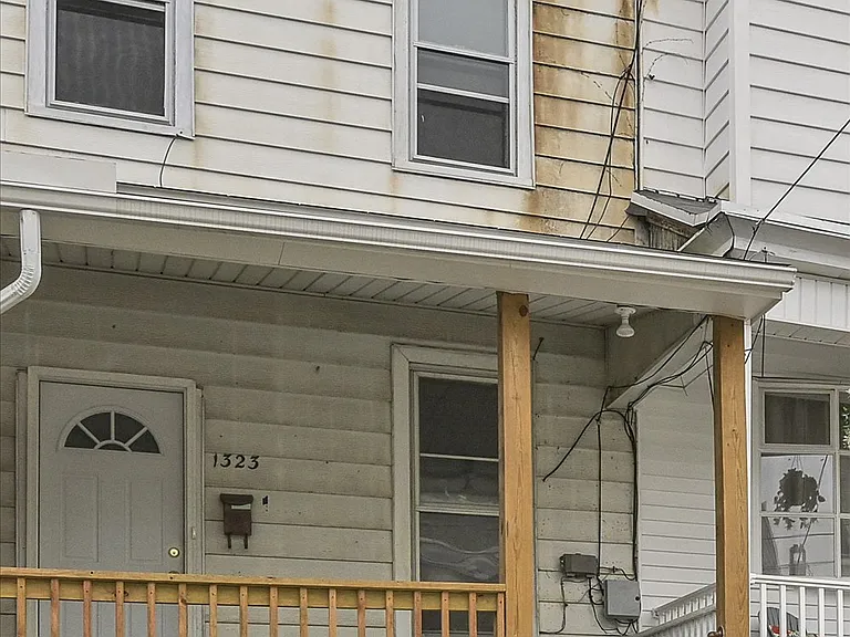 1323 W Norwegian St — Photo 31