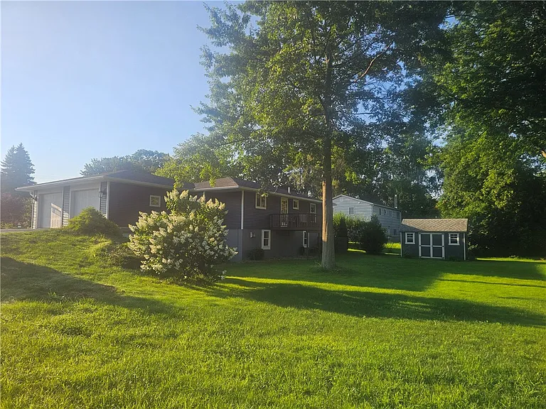 7497 Lake Ave — Photo 5