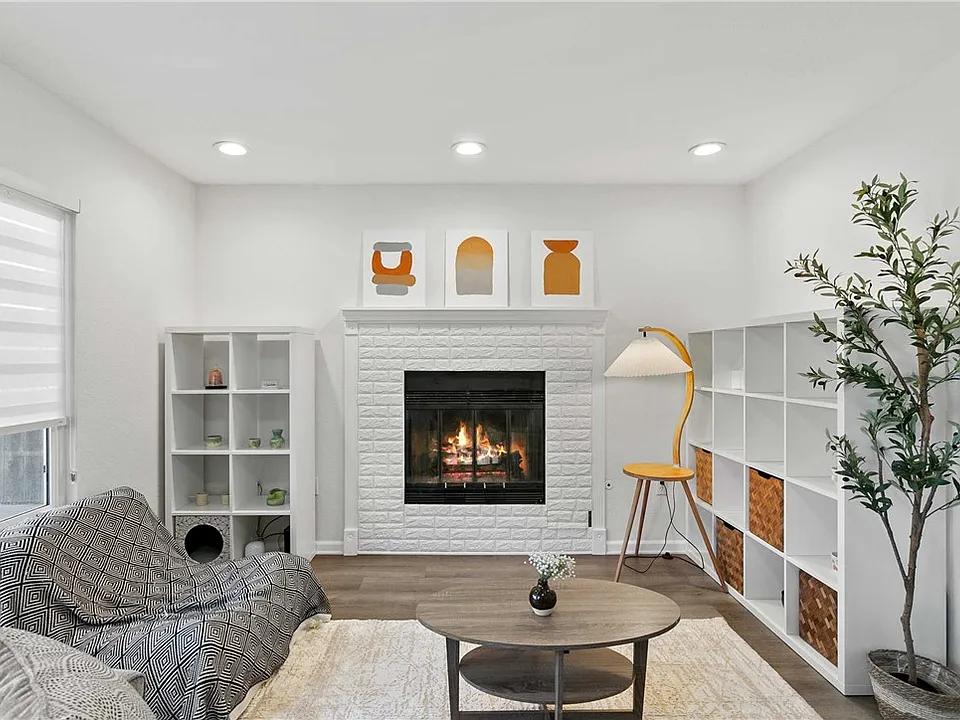 11022 Alonda Ct