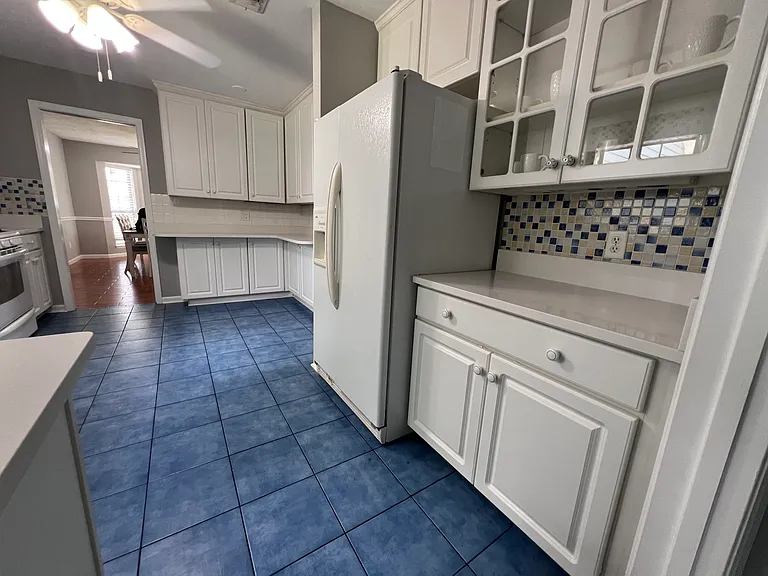 2111 Pentland Rd — Photo 9