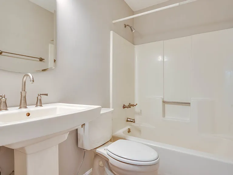 13818 Faversham Ct — Photo 10