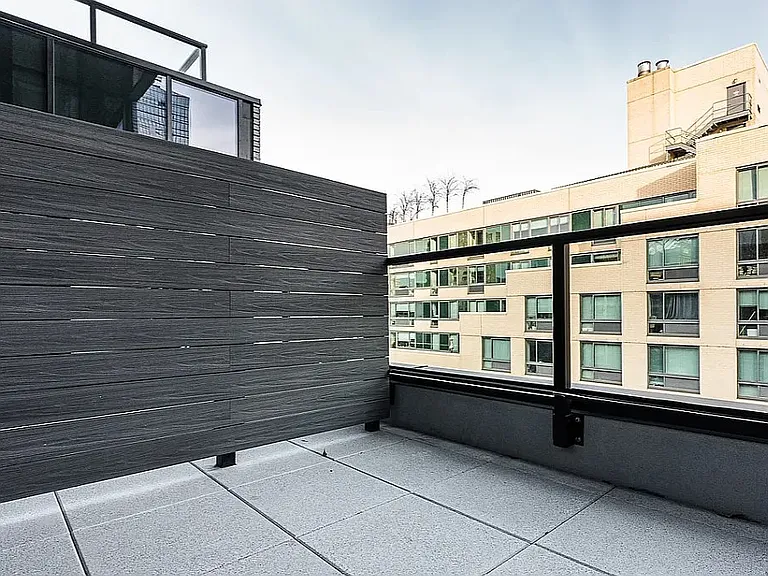 260 Gold St #1008 — Photo 3