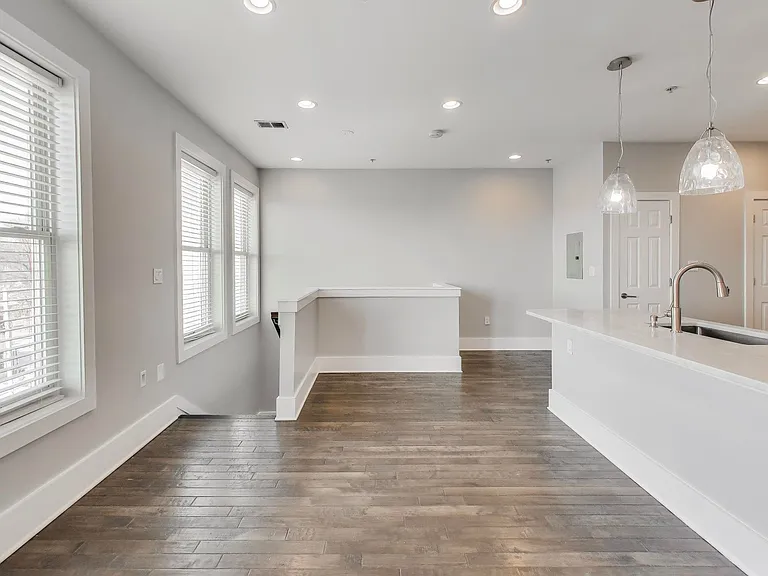 1220 19th St NE — Photo 38