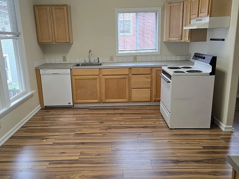 2052 SE Morrison St #2 — Photo 5
