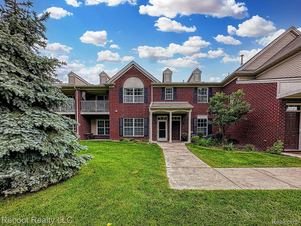 1st image of 27080 Carrington Pl