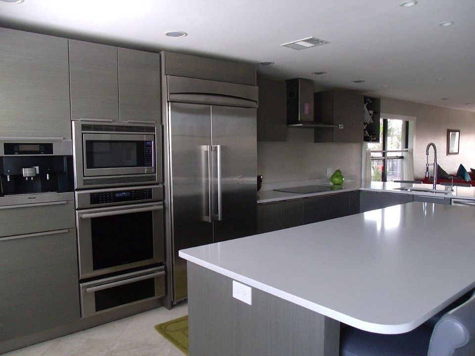 Gourmet kitchen