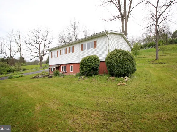108 Pat Ln, Spring Mills, PA 16875