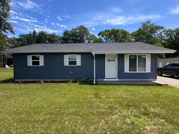 N3040 Lawson Dr, Waupaca, WI 54981