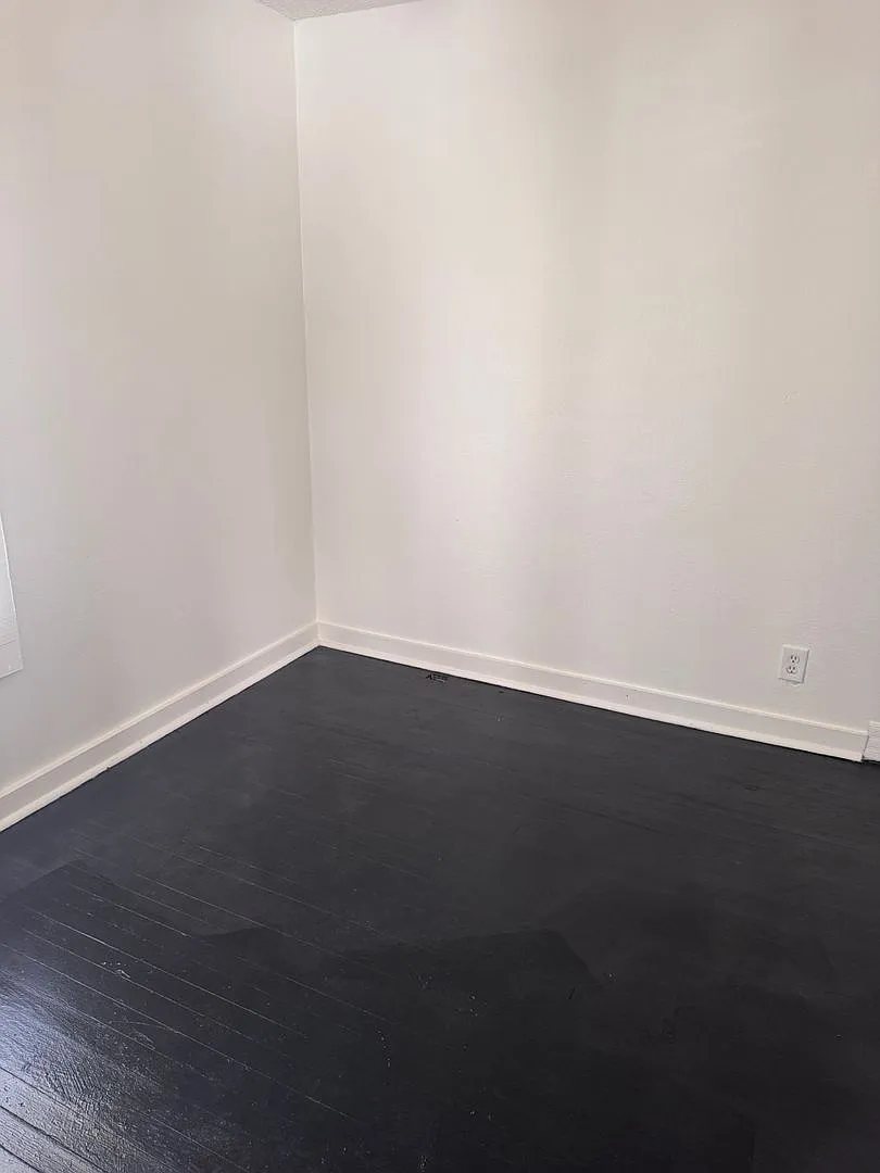 Just Listed! — Photo 4