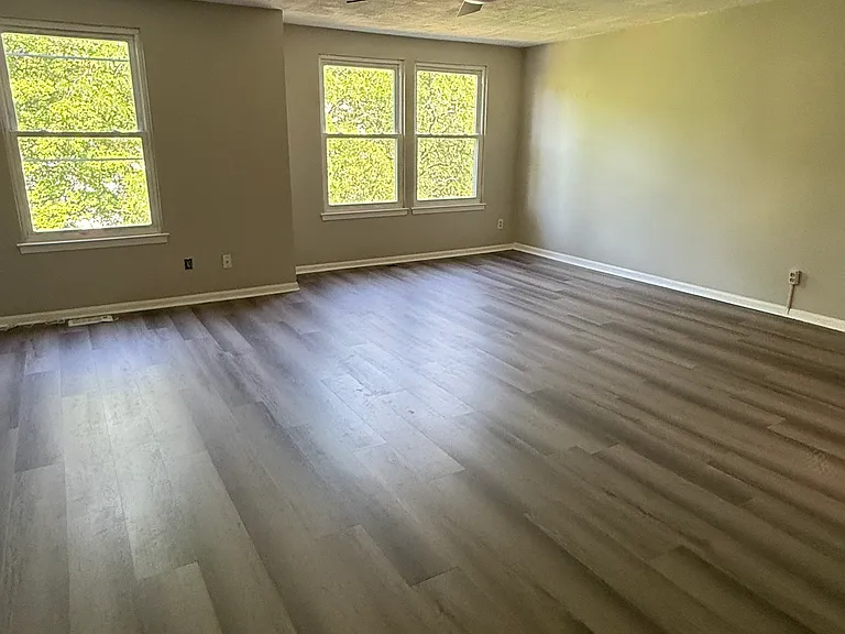 2405 Greenwood Dr — Photo 11