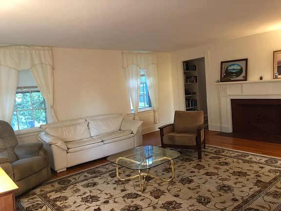 5th image of 61 Gibson St