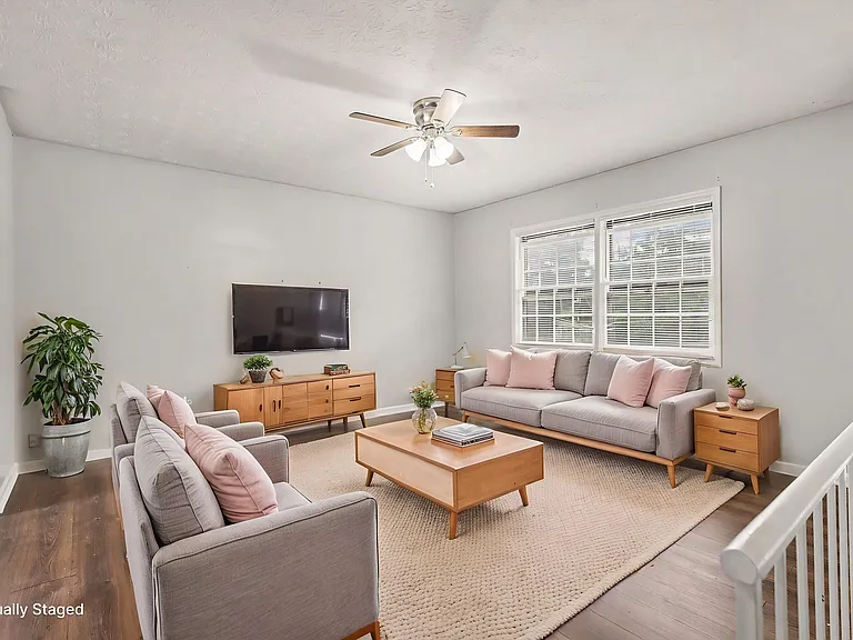 2120 Sandgate Cir — Photo 9
