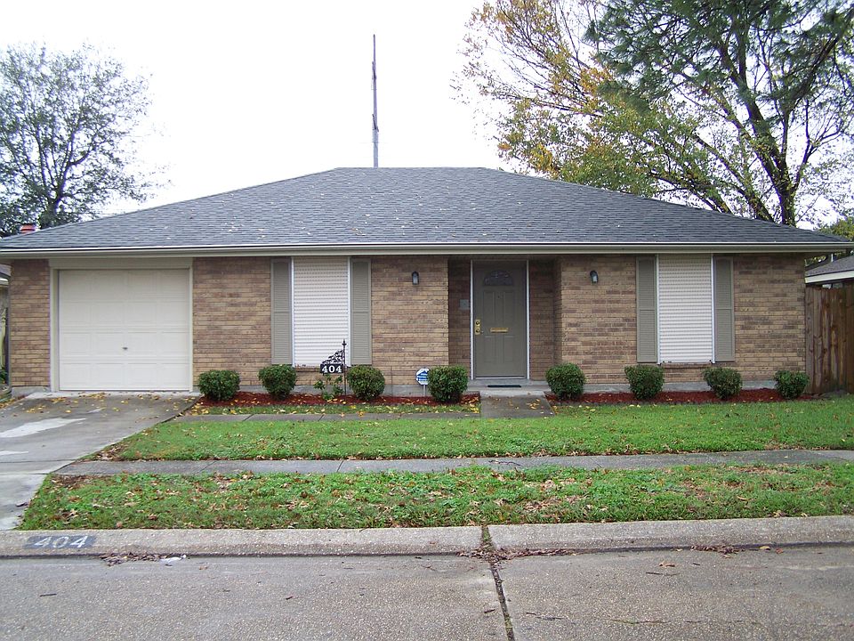 1st image of 404 Firethorn Dr