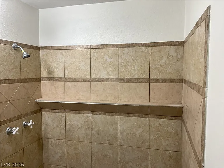 3720 Royal Crest St #14 — Photo 11