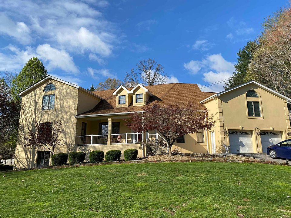 1st image of 408 Bluebird Dr