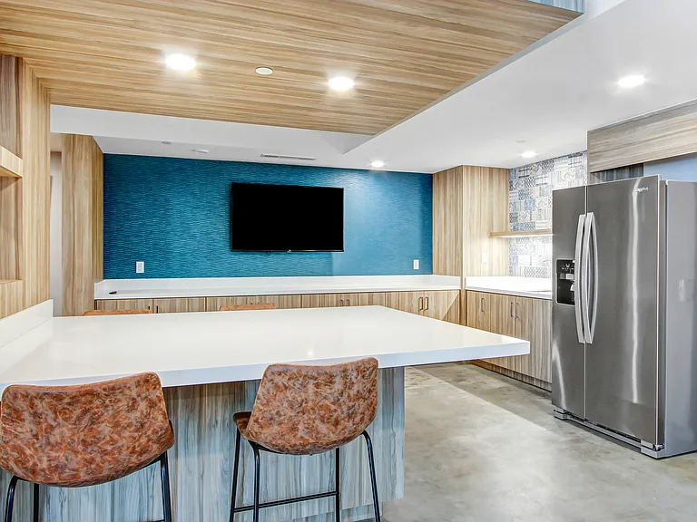 Watermark Apartments — Photo 80