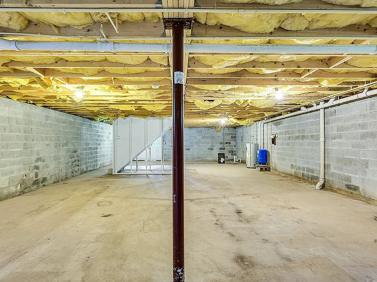 616 Lewis Rd — Photo 37