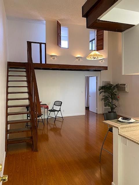 1st image of 1943 Vista Del Mar St #8