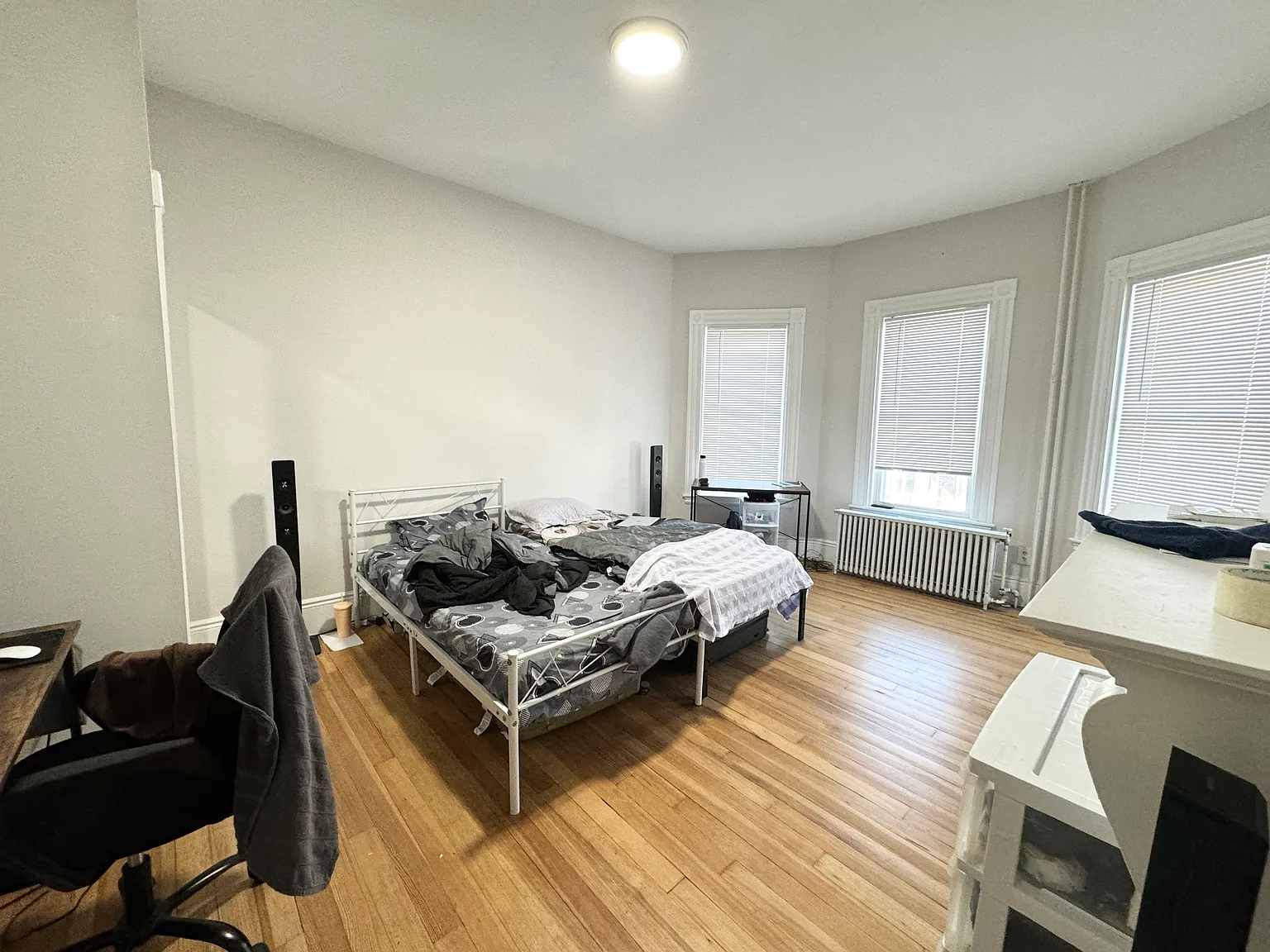 4 bed, 1350 sqft, $3,800 — Photo 4