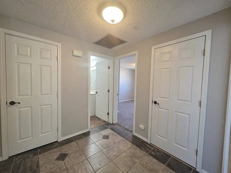 7113 W Arrowhead Ave — Photo 2