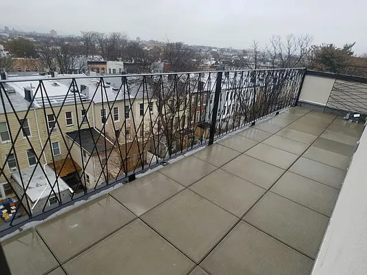 Rented by Evergreen Apartments BK | media 30