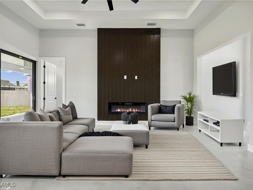 1st image of 424 NE Juanita Court Cpe