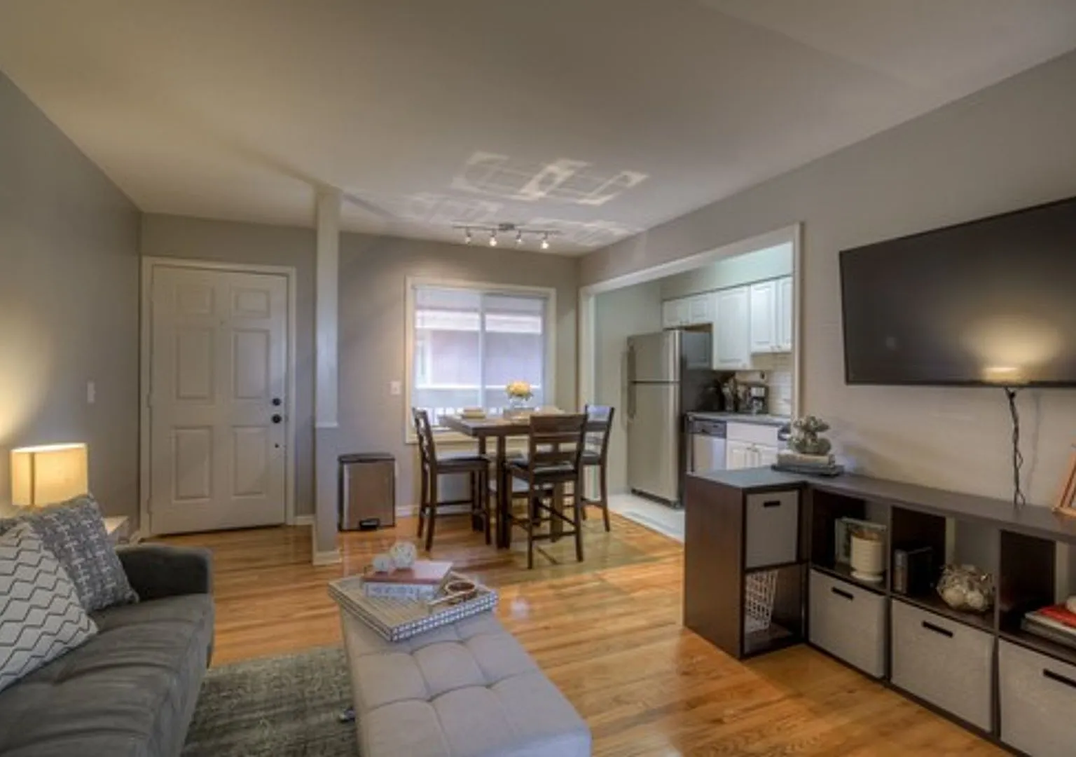 Cozy One-Bedroom at The Slips at Blackstone Includes In-Unit Laundry! Limited-Time Special $99 De... — Photo 4