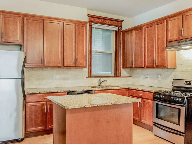 849 W Wellington Ave — Photo 6