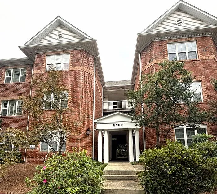 5609 Fairview Rd #5
