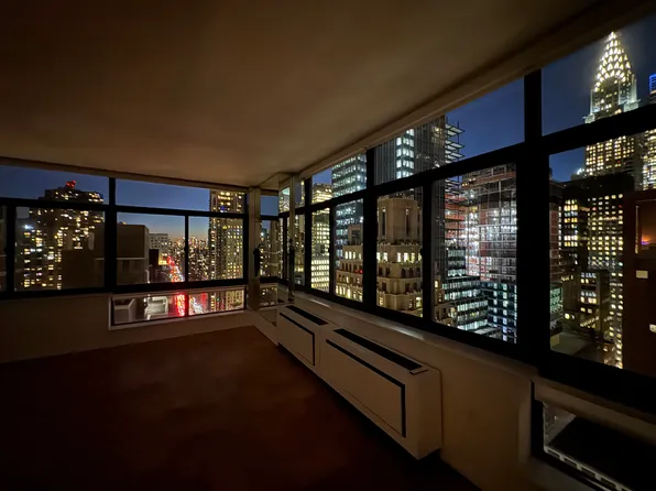 303 East 43rd Street image 3 of 13