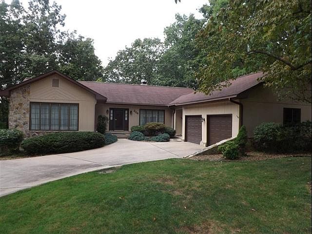 1st image of 206 Lakeside Dr