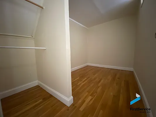 Rented by FirstService Realty (legacy) | media 14