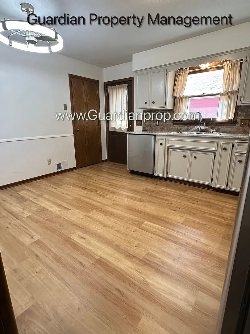 St Louis Park Single Family Home, W/Office, Dishwasher, Washer/Dryer, 2 Car Garage — Photo 4